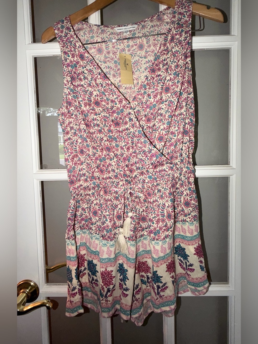 American Eagle Floral Sleeveless wrap top Short Romper Pink and Tan small NWT